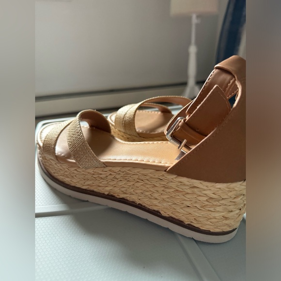 Dolce Vita Shoes - Dolce Vita Wedge Sandals